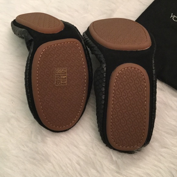 SOLD! NIB Yosi Samra Leather Fold Up Flat - Picture 4 of 6