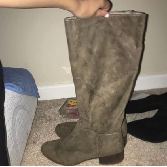 Steve Madden Girl Boots - Picture 1 of 3