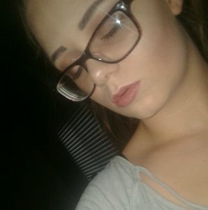 Meet your Posher, Juanita