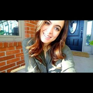 Meet your Posher, Brooke