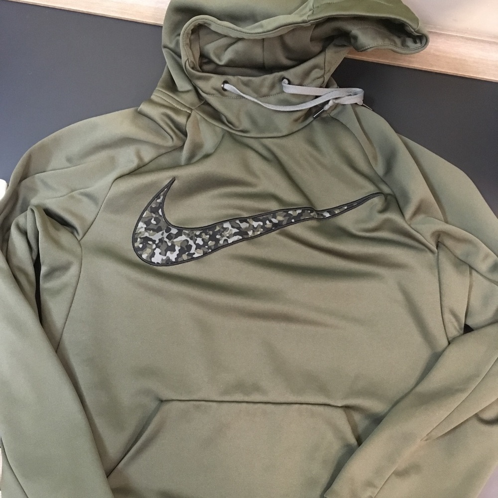 (TWO) Nike Men's Small hoodies dry fit material