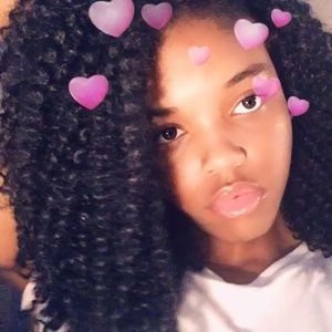 Meet your Posher, Ebony