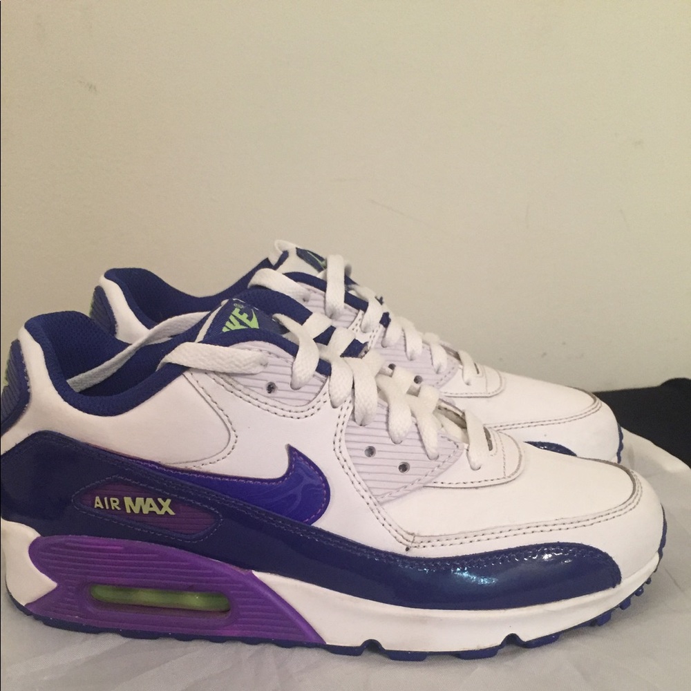 Nike air max white and purple kids size 6