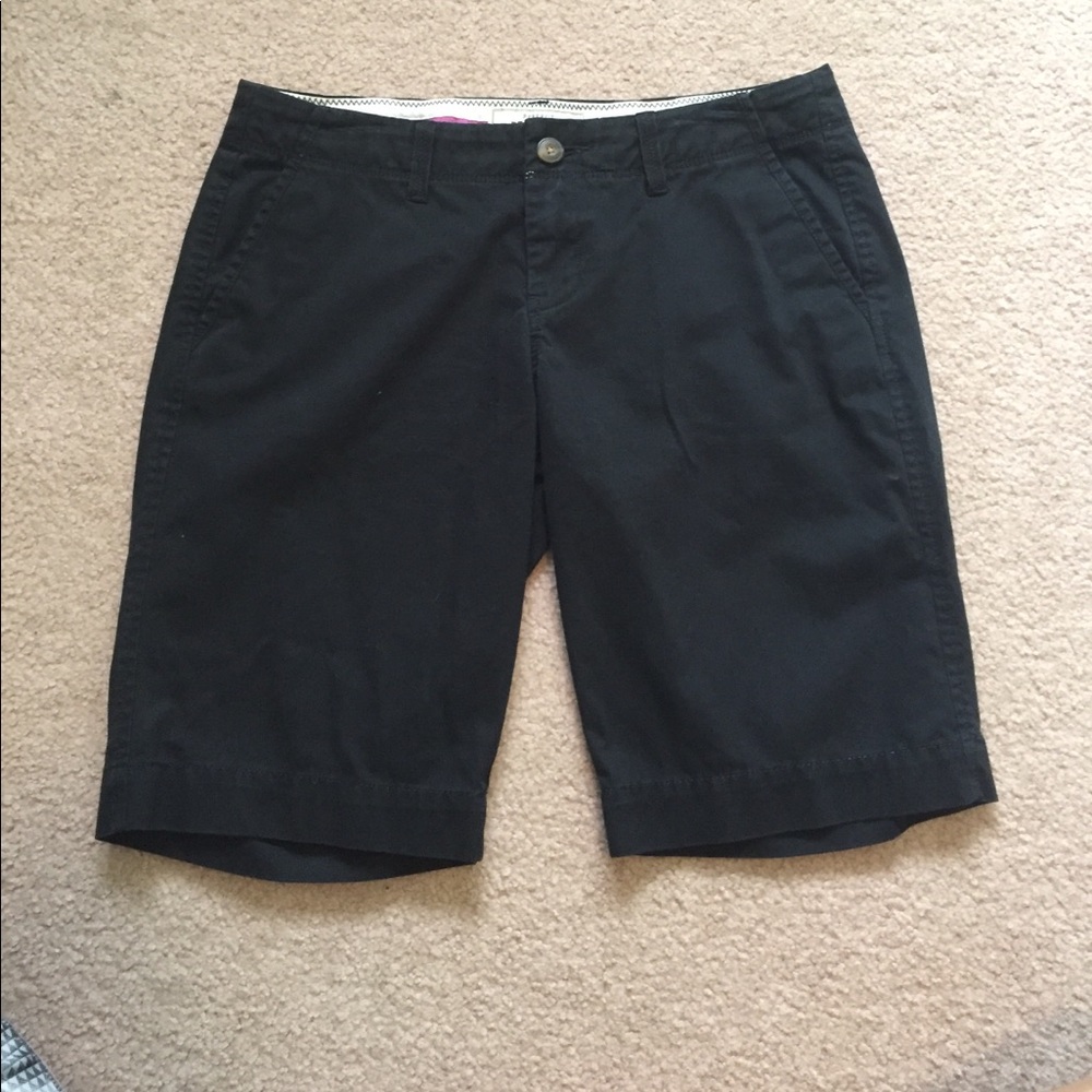 Black size 4 Bermuda shorts
