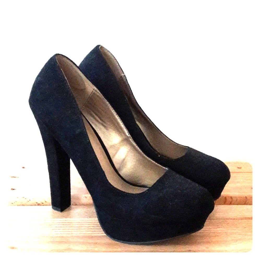 👠Black suede pumps👠