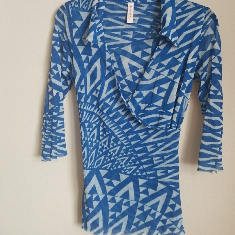 Sweet pea by Traci Frati tops size small