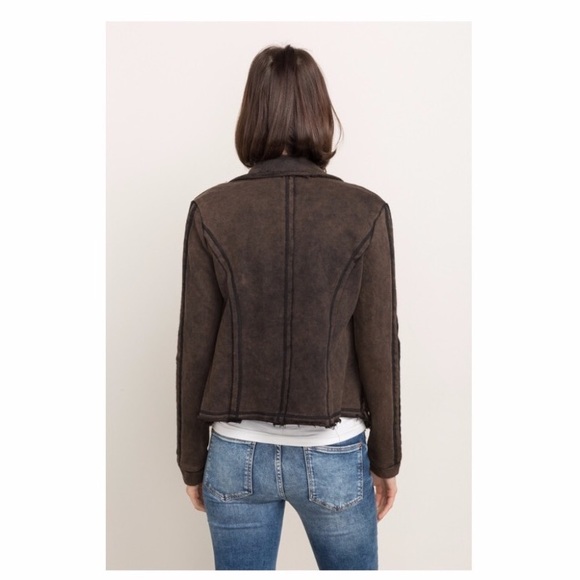 ‼️NEW ARRIVAL‼️Flutter Collar Mix Terry Jacket - Picture 4 of 4