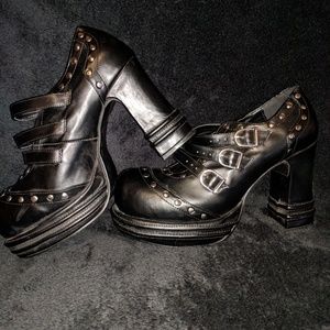 Sale!🆕Demonia vampire NWOT