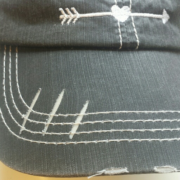 NEW! "Gypsy Soul" distressed trucker hat - Picture 3 of 6