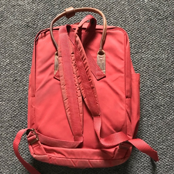 ❌SOLD❌FJALLRAVEN red and leather 15in - Picture 2 of 2