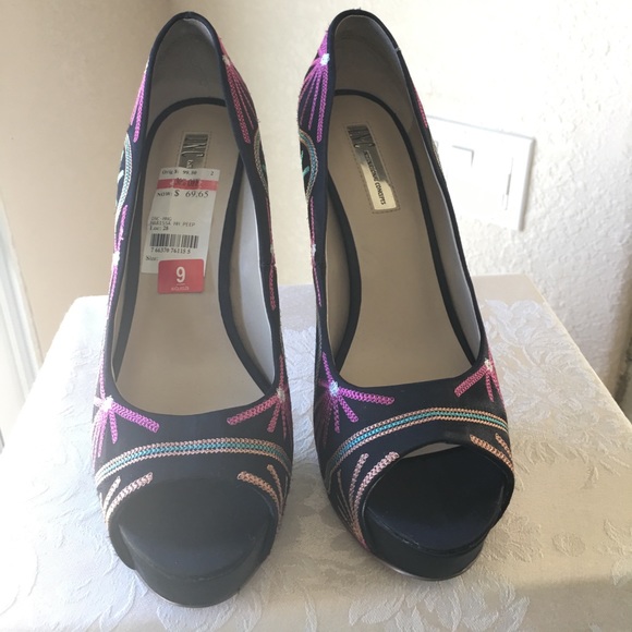 NWT INC Gorgeous Peep Toe Heels - Picture 2 of 8
