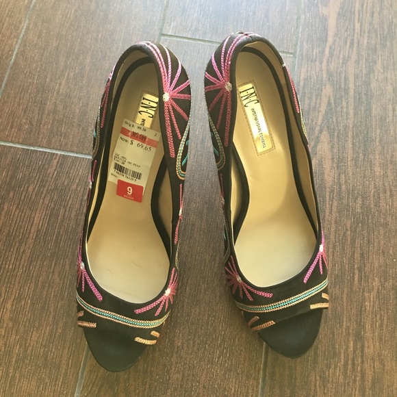 NWT INC Gorgeous Peep Toe Heels - Picture 5 of 8