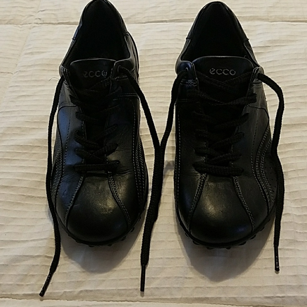 Ecco Casual Tennies