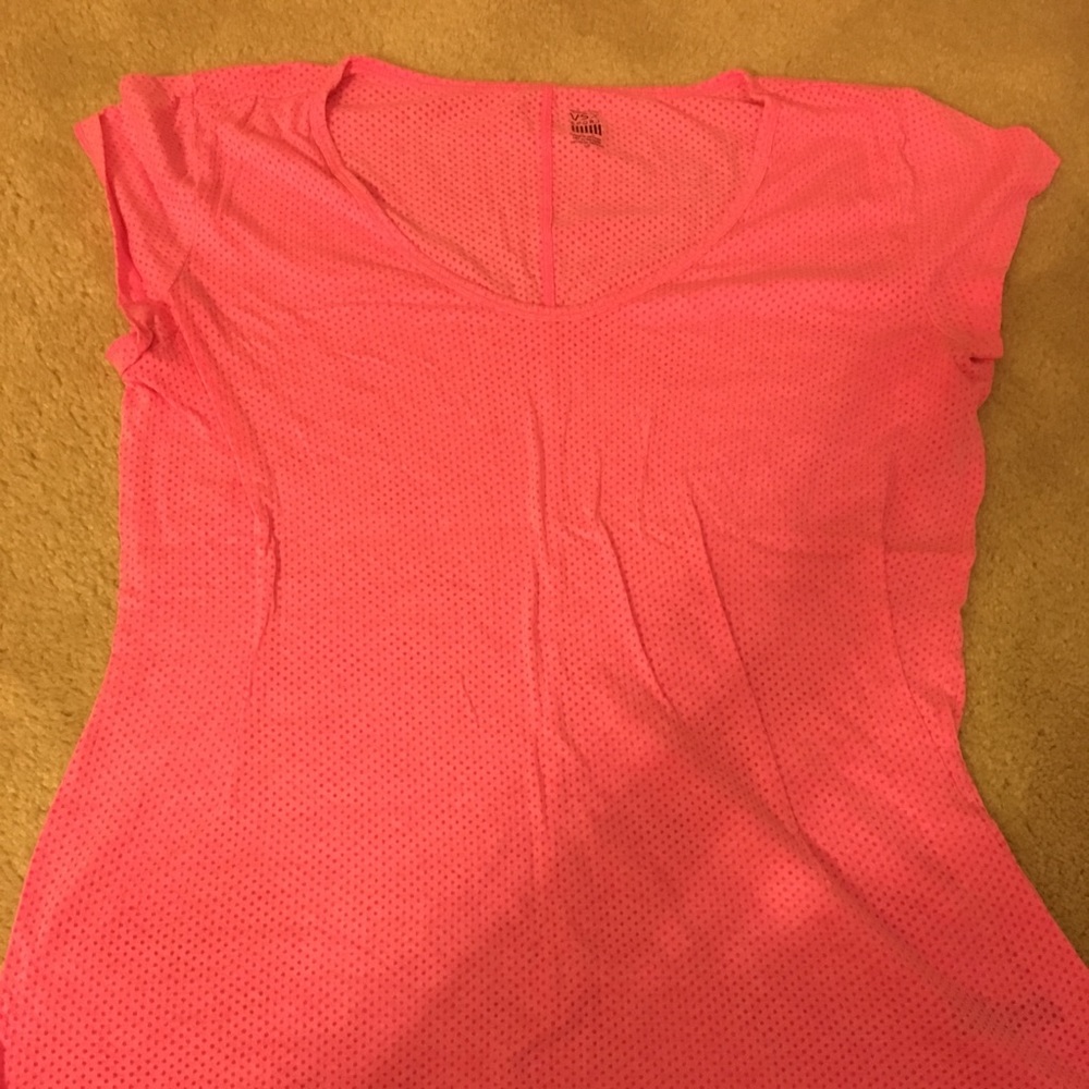 VS pink workout top