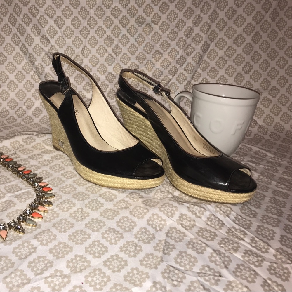 Pre-loved Michael Kora black wedges