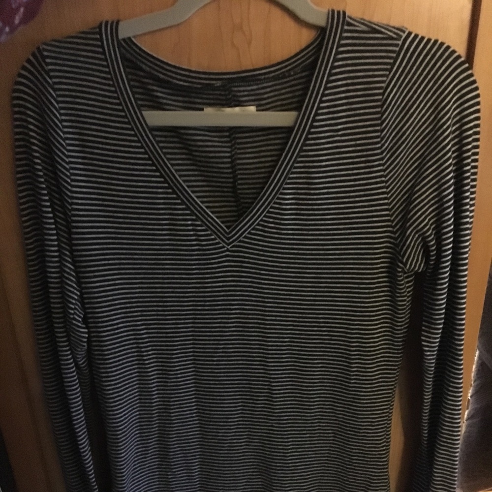 Hollister grey and black striped v neck shirt L