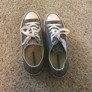 gray women’s converse