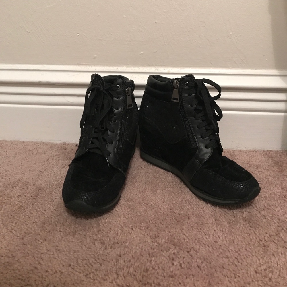 Black heeled booties