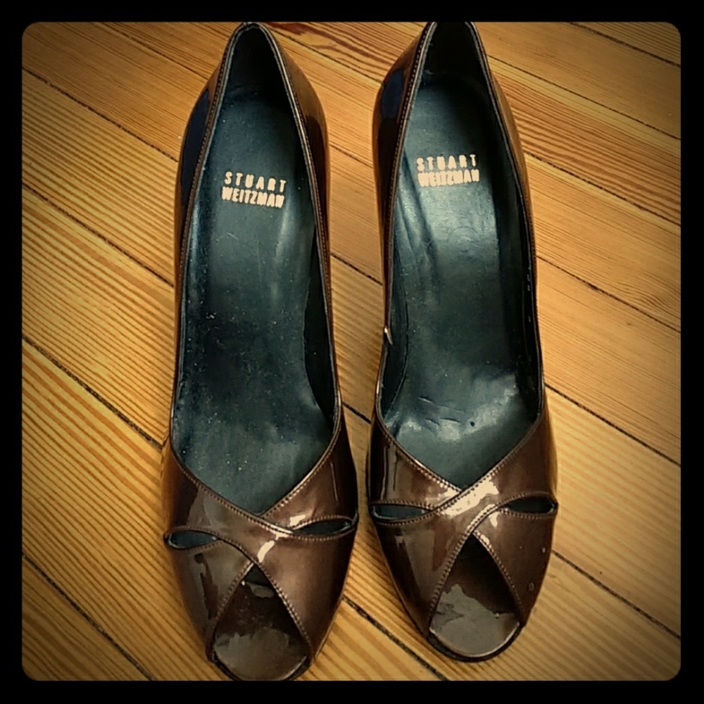 SOLD Stuart Weitzman peep toe heels