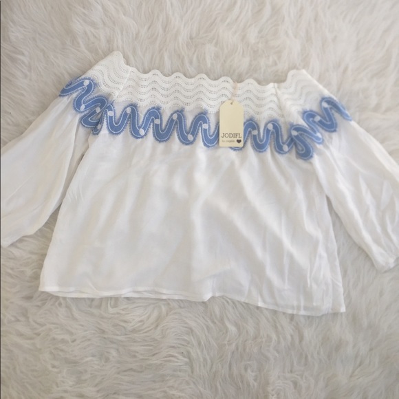 Boho White n Blue off shoulder top NWT Size M - Picture 2 of 6