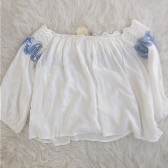 Boho White n Blue off shoulder top NWT Size M - Picture 5 of 6