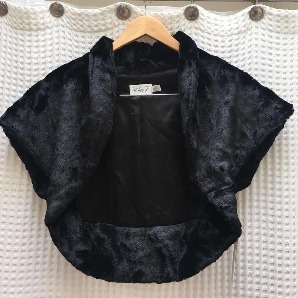 NEW faux fur black shrug