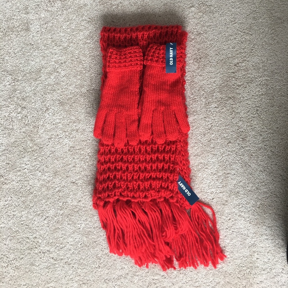 Old Navy scarf and gloves