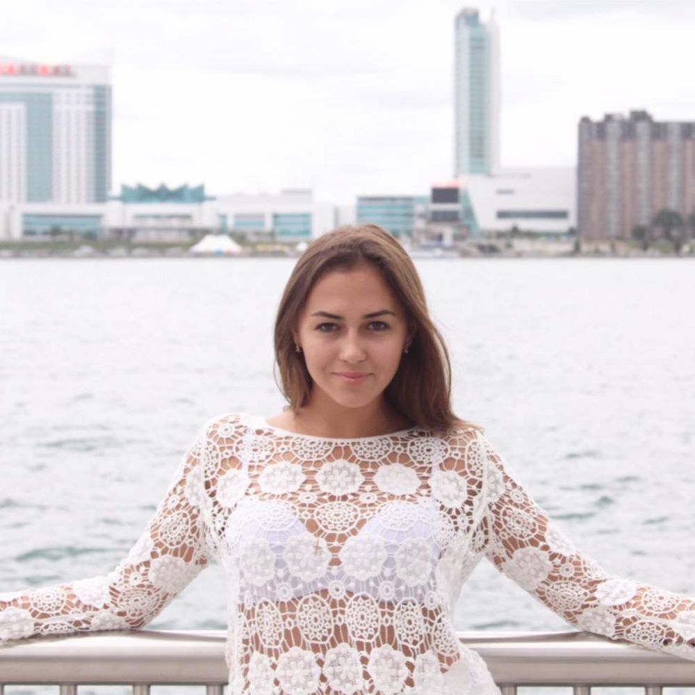 Meet your Posher, Julia