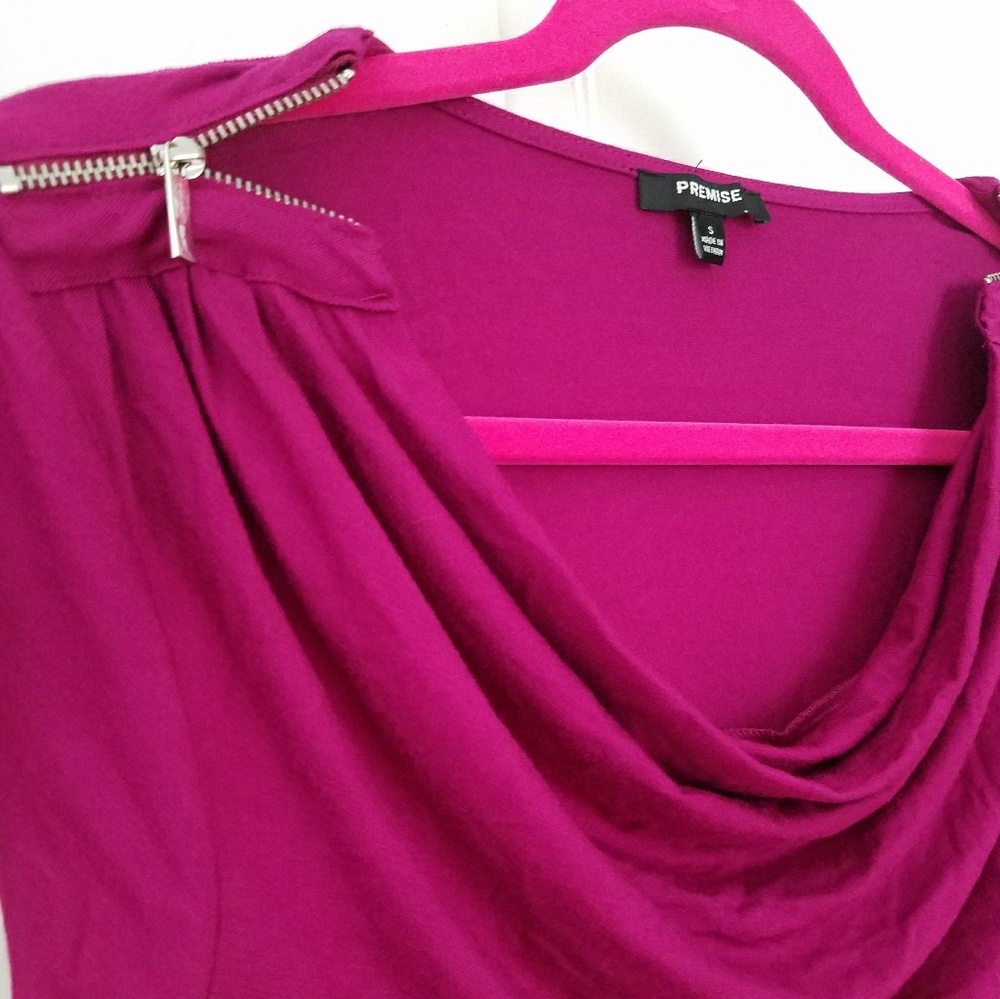 FUCHSIA SIZE SMALL SLEEVELESS