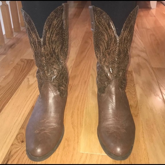 Cowboy boots - Picture 1 of 4