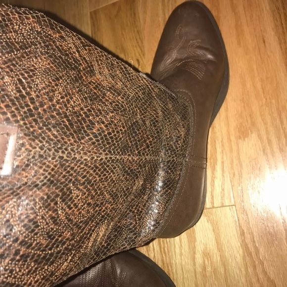 Cowboy boots - Picture 3 of 4
