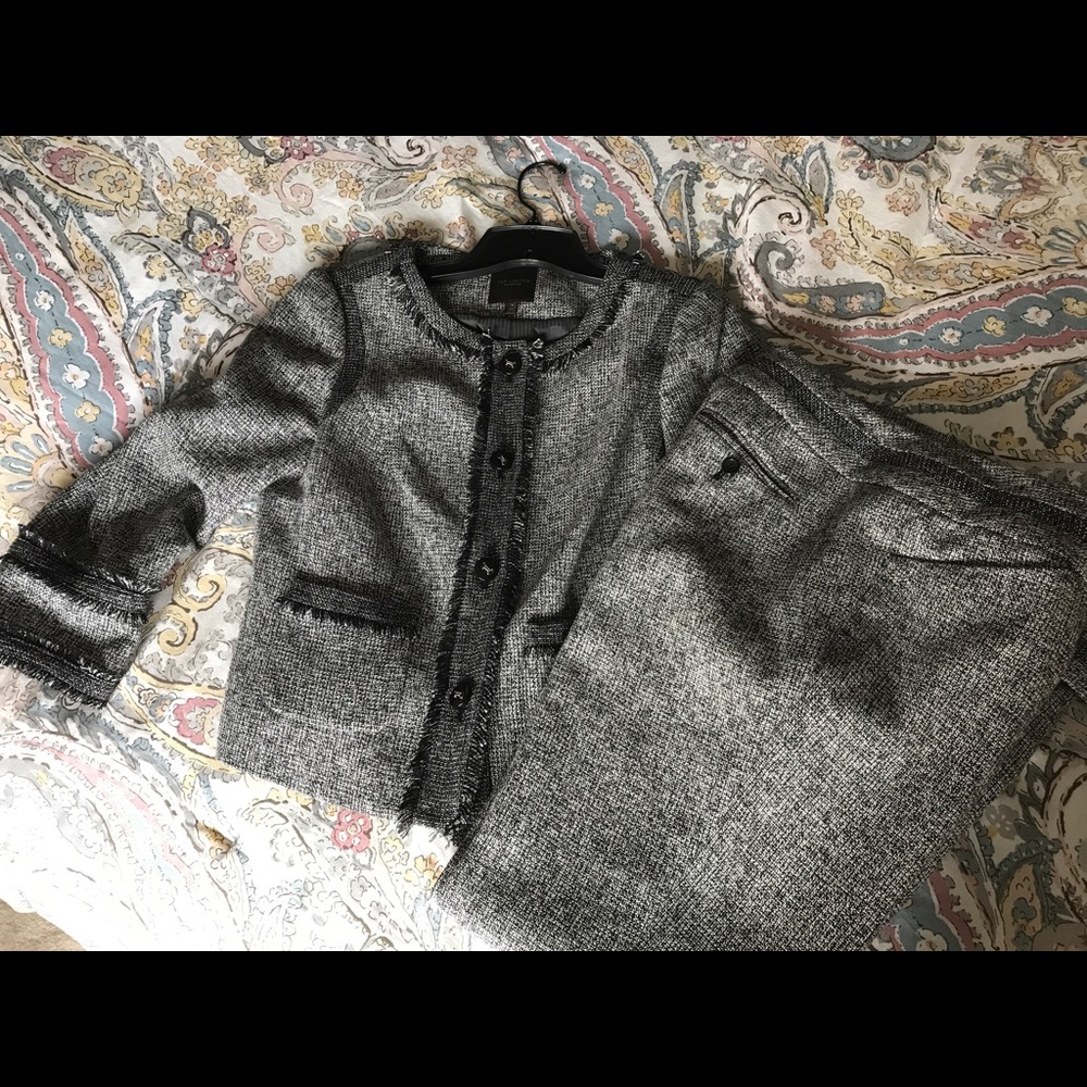 •LIKE NEW• The Limited Suit