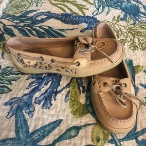 Women’s Sperrys 8.5