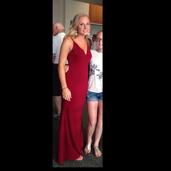 Prom dress still in excellent condition - Picture 3 of 3