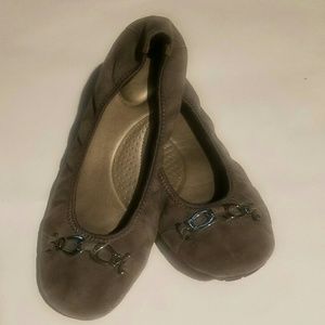 Me too flats gray size 8.5 suede