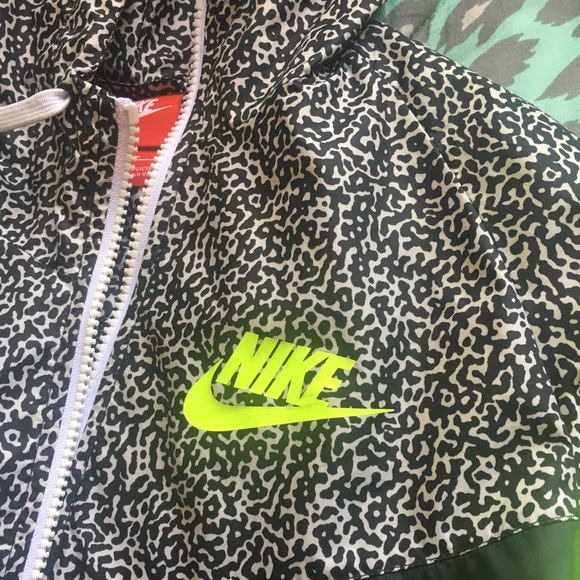 RARE Nike Windbreaker - Picture 3 of 7