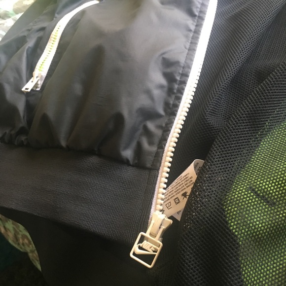 RARE Nike Windbreaker - Picture 5 of 7