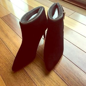 Nine West black suede booties - size 5.5M
