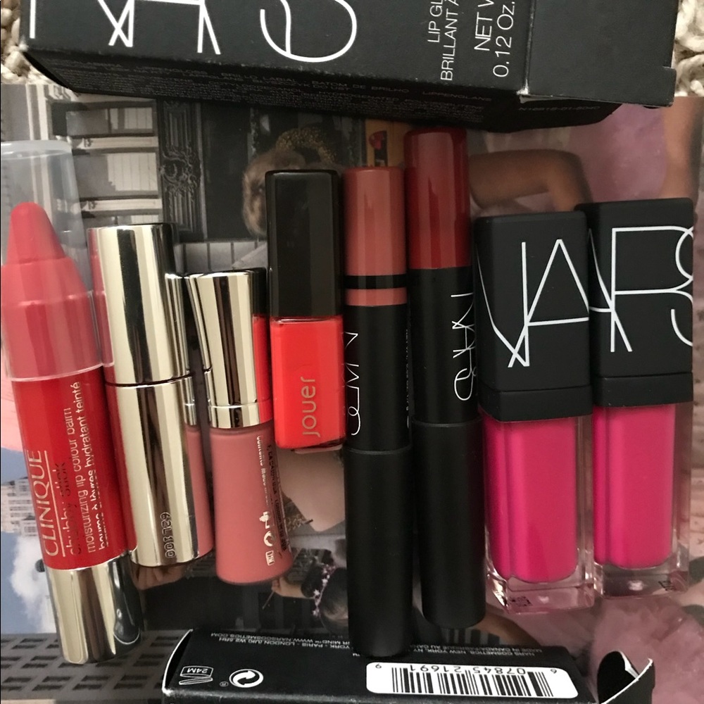 Bundle of lip colors