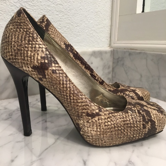 Gianni Bini Snakeskin Heels - Picture 1 of 6