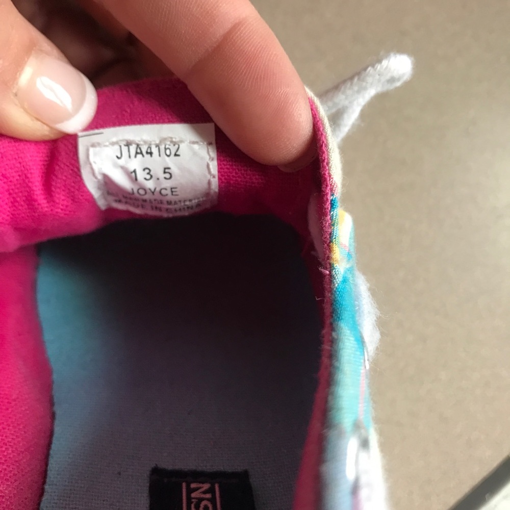 Girls shoes