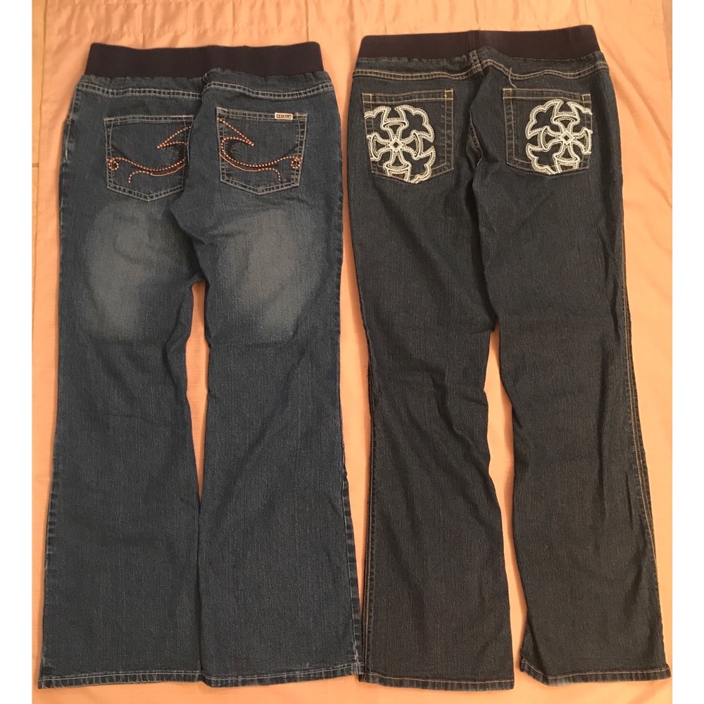 Bundle of maternity jeans