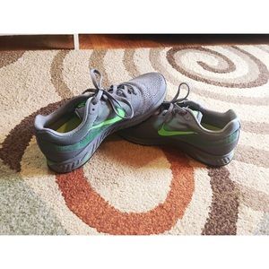 Women’s Nike ZoomFly 2 tennis shoes