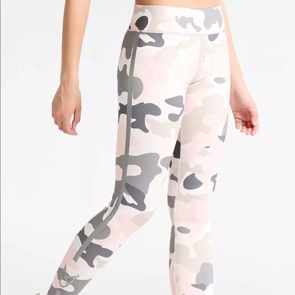 MinkPink Activewear Pink Camo Leggings