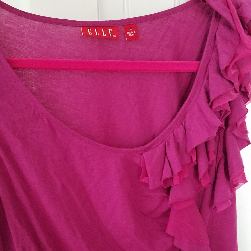 ELLE FUCHSIA SLEEVELESS RUFFLE TOP