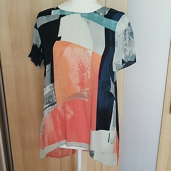 Aritzia Tops - NWOT 100% Silk Blouse. Hi-low. Beautiful Pattern.