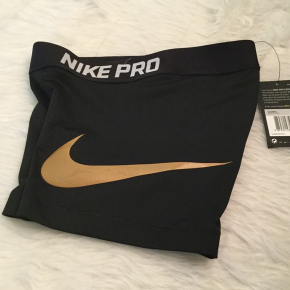 Nike Pants - NWT nike 3" Pro Cool Metallic Graphic Shorts
