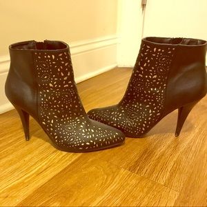Gorgeous Black and Gold Leather Booties : Size 8