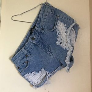 Forever 21 distressed shorts size 24