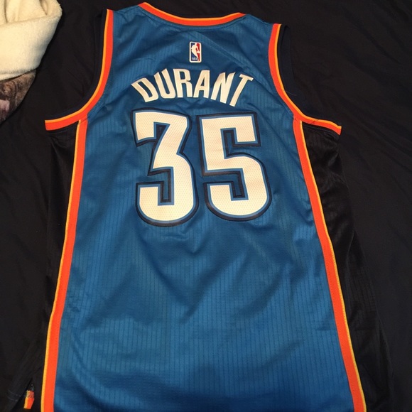 Kevin Durant jersey - Picture 2 of 2